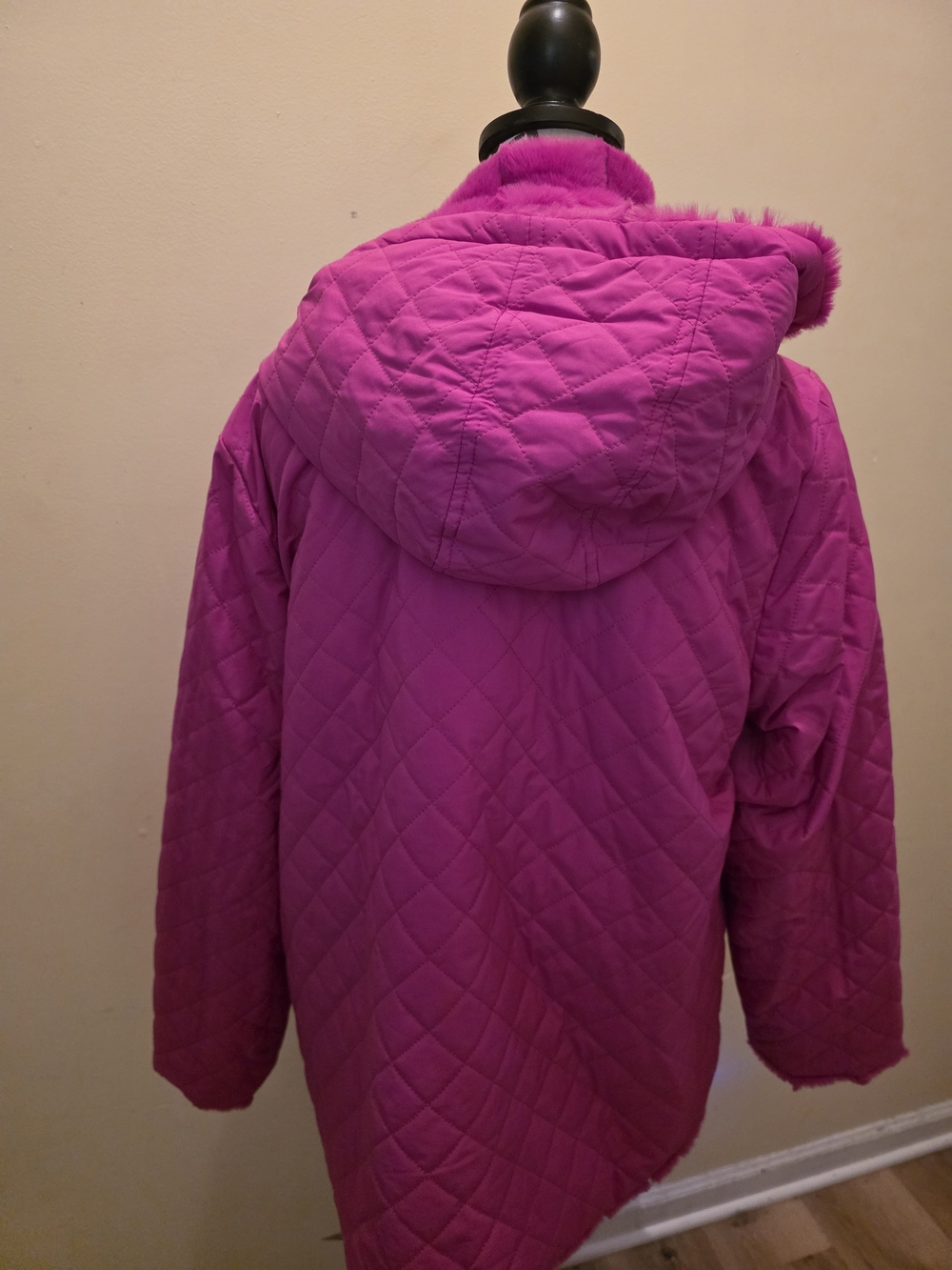 IMAN Plush Teddy Jacket in Vibrant Magenta - Picture 4 of 5
